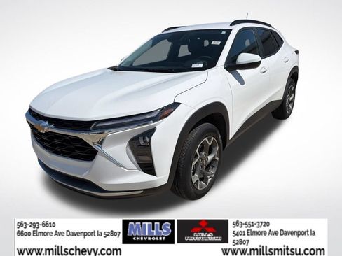 Used 2025 Chevrolet Trax LT w/ Driver Confidence Package FWD image 1