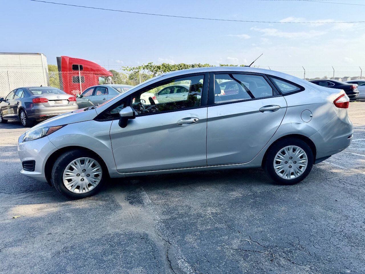 Used 2014 Ford Fiesta S FWD image 6