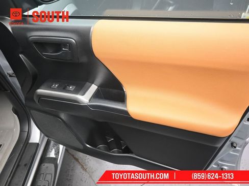 Used 2019 Toyota Tacoma SR5 image 29