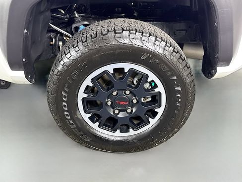 Used 2025 Toyota Tacoma TRD Off-Road AWD/4WD image 34