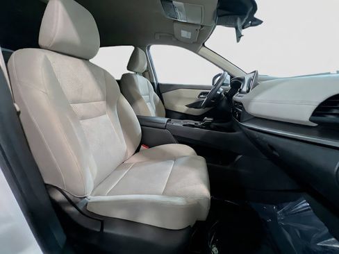 Used 2024 Nissan Rogue SV FWD image 21