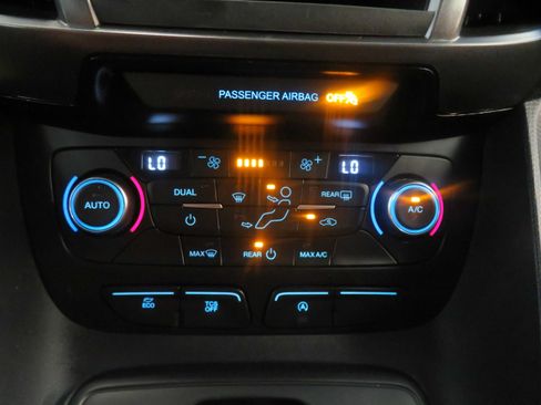 Used 2022 Ford Transit Connect XL FWD image 37