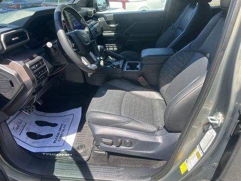 Used 2024 Toyota Tacoma TRD Sport w/ TRD Sport Premium Package AWD/4WD image 24