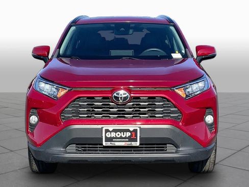 Used 2021 Toyota RAV4 XLE Premium FWD image 4