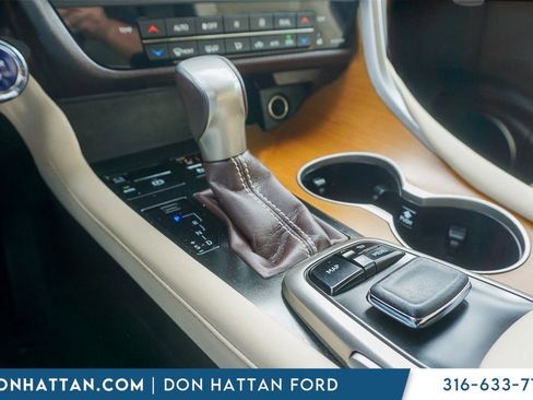 Used 2019 Lexus RX 450h AWD image 10