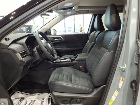 New 2026 Mitsubishi Outlander Trail Edition image 11
