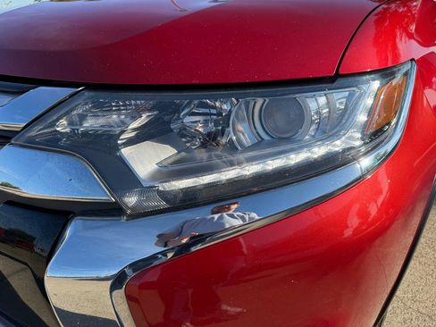 Used 2018 Mitsubishi Outlander ES image 9