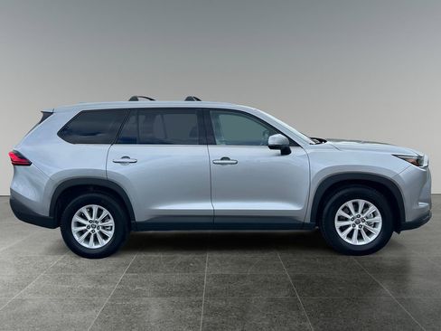 Used 2024 Toyota Grand Highlander AWD image 11
