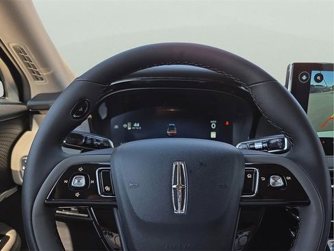New 2026 Lincoln Corsair Premiere image 19