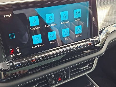 Used 2024 Volkswagen Atlas Cross Sport SEL Premium R-Line image 24