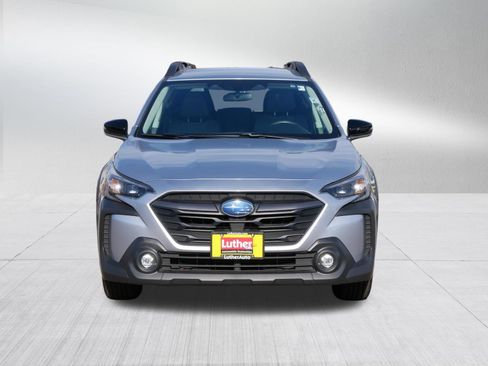 Used 2023 Subaru Outback Premium AWD/4WD image 2