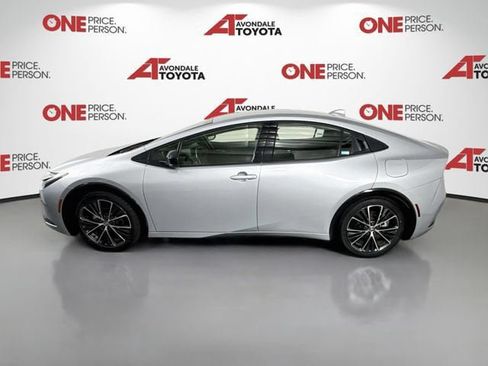 Certified 2025 Toyota Prius XLE FWD image 5