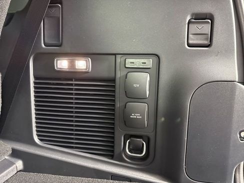 New 2025 Ford Expedition Platinum w/ Stealth Appearance Package image 27