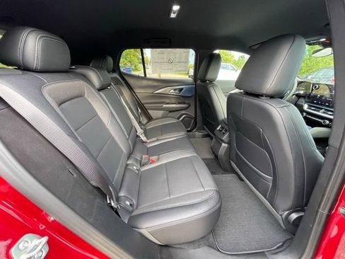 New 2025 Chevrolet Equinox EV LT image 30