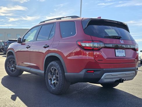 New 2025 Honda Pilot TrailSport image 16