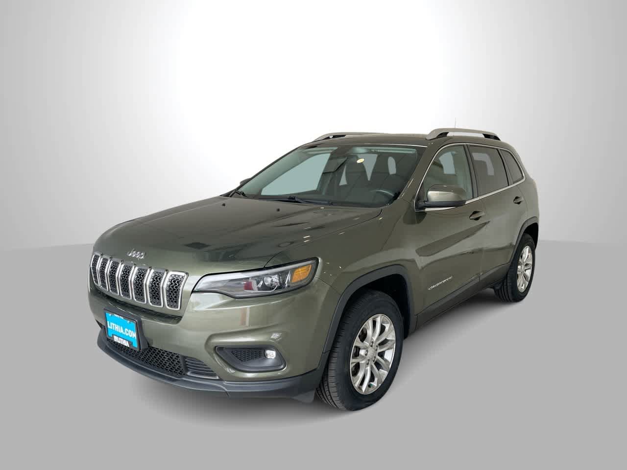 Used 2019 Jeep Cherokee Latitude w/ Cold Weather Group AWD/4WD image 1
