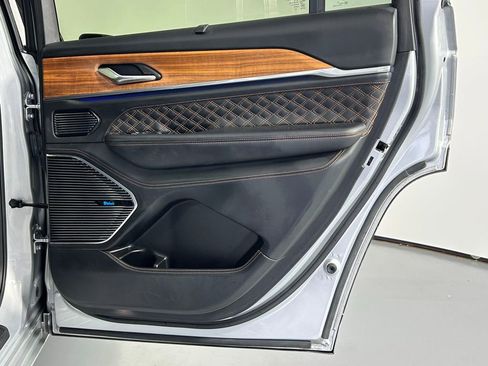 Used 2021 Jeep Grand Cherokee L Summit image 12