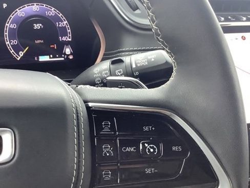 Used 2023 Jeep Grand Cherokee Overland w/ Luxury Tech Group IV image 26