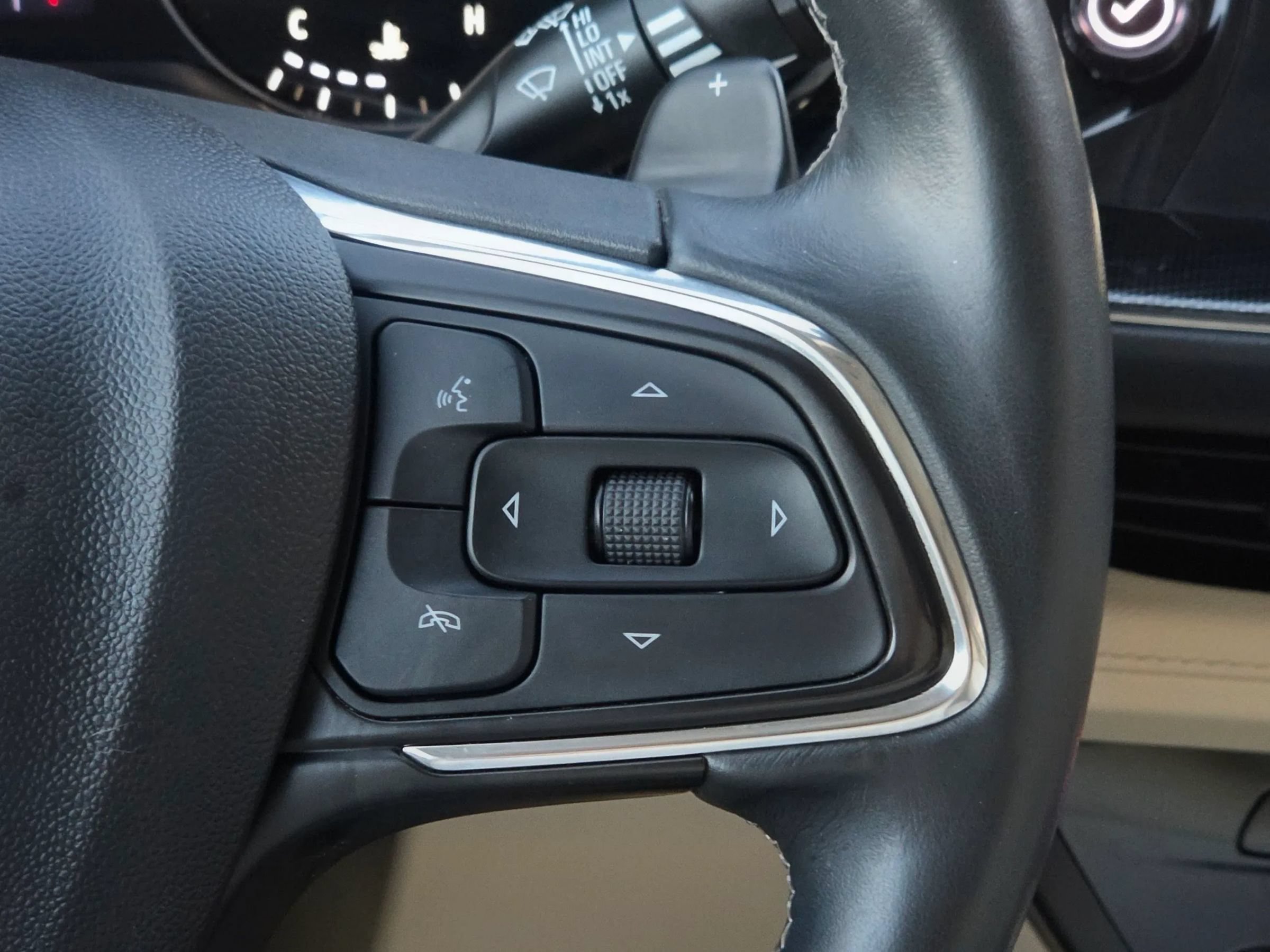 Used 2022 Buick Envision Preferred FWD image 25