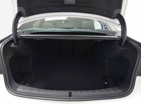 Used 2026 BMW 330i Sedan w/ Convenience Package RWD image 11