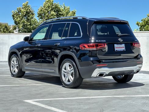 Used 2022 Mercedes-Benz GLB 250 4MATIC image 3