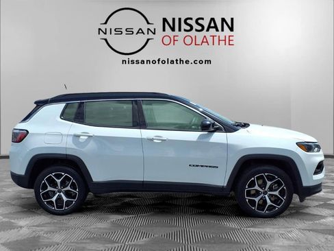Used 2025 Jeep Compass Limited AWD/4WD image 28