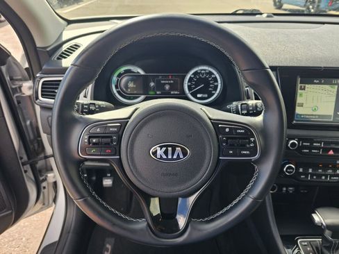 Used 2019 Kia Niro S Touring image 16