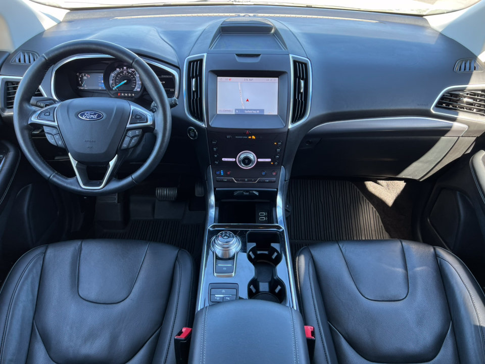 Used 2020 Ford Edge Titanium w/ Equipment Group 301A AWD/4WD image 2