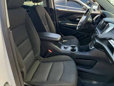 Used 2024 GMC Terrain SLE FWD image 19