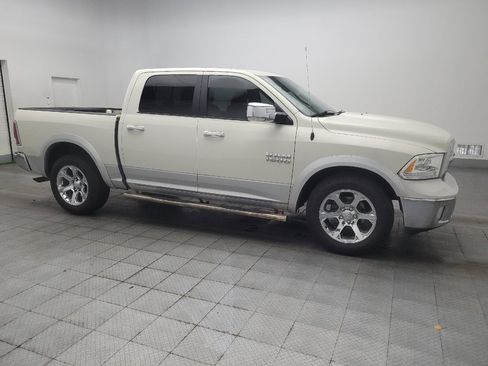 Used 2018 RAM 1500 Laramie RWD image 11
