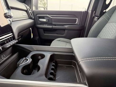 New 2026 RAM 2500 Big Horn AWD/4WD image 31
