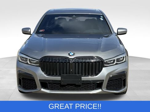 Used 2022 BMW 740i xDrive w/ M Sport Package image 15