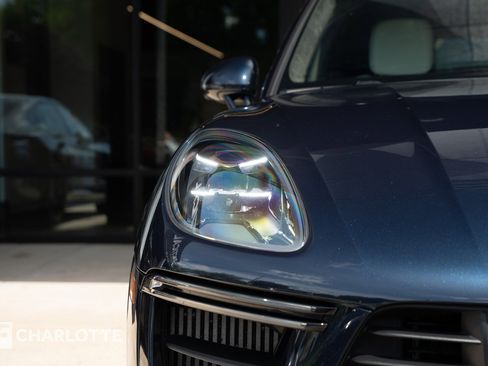 Used 2021 Porsche Macan Turbo AWD/4WD image 3