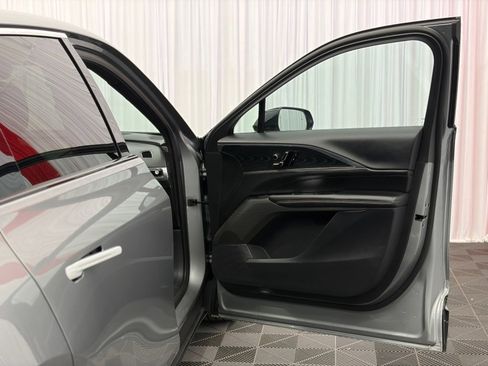 Used 2024 Cadillac Lyriq Luxury w/ LPO, Floor Liner Package AWD/4WD image 15