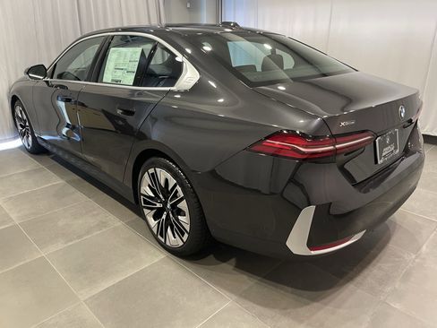 New 2026 BMW 530i xDrive 530i xDrive w/ Premium Package image 4