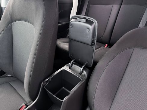 New 2026 Hyundai Kona SE image 19