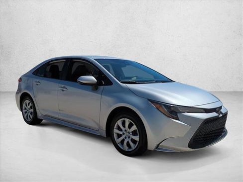 Used 2020 Toyota Corolla LE FWD image 3