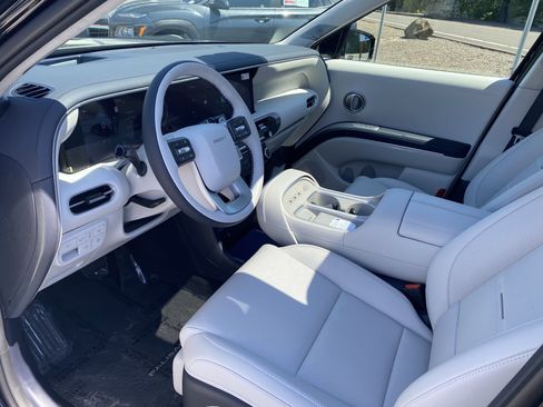 Certified 2026 Hyundai Palisade Calligraphy AWD/4WD image 9