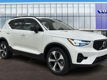 New 2026 Volvo XC40 B5 Plus w/ Protection Package Premier