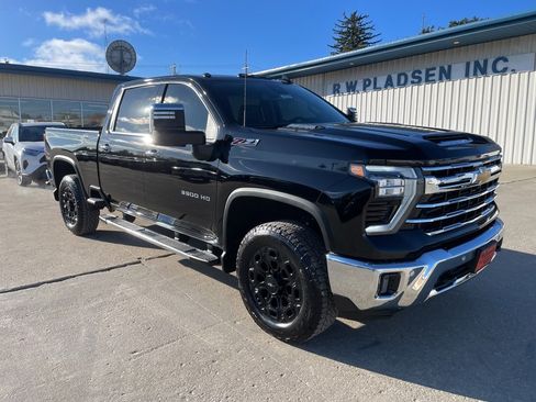 Used 2024 Chevrolet Silverado 3500 LTZ w/ LTZ Plus Package image 23