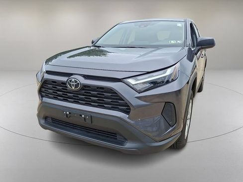 Used 2024 Toyota RAV4 LE AWD/4WD image 4