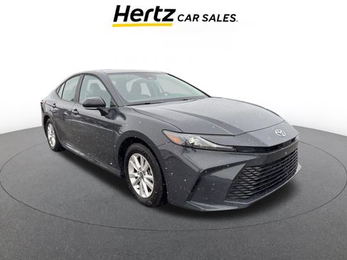 Used 2025 Toyota Camry LE image 1