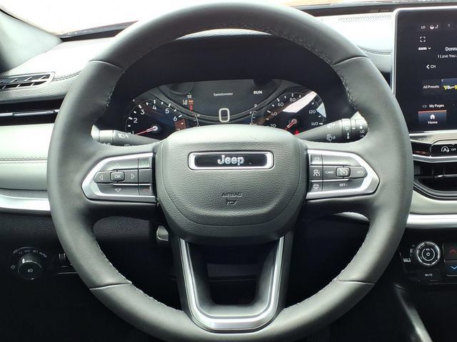 Used 2025 Jeep Compass Limited AWD/4WD image 17
