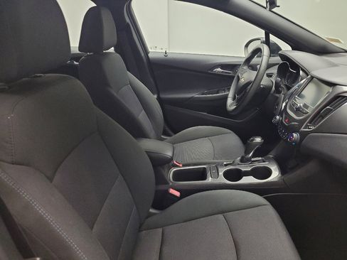 Used 2017 Chevrolet Cruze LT w/ Convenience Package FWD image 21