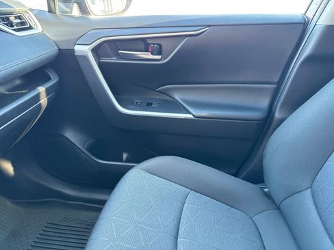 Used 2022 Toyota RAV4 XLE w/ Convenience Package FWD image 24