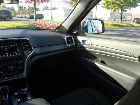 Certified 2020 Jeep Grand Cherokee Laredo image 12