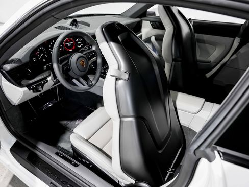 Used 2022 Porsche 911 GT3 RS image 22