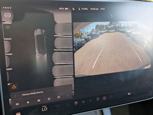 Used 2022 Tesla Model Y Long Range image 13