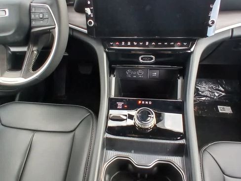 New 2026 Jeep Grand Cherokee L Limited w/ Limited Altitude Package AWD/4WD image 19