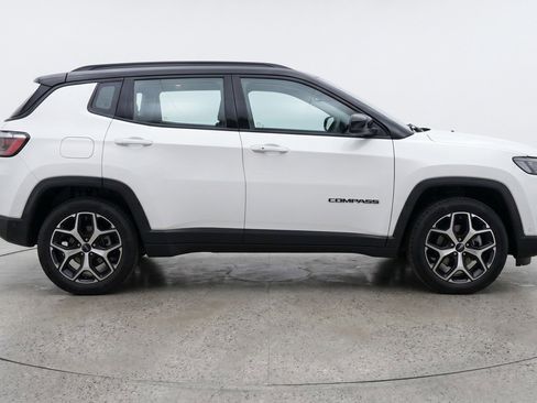 Used 2025 Jeep Compass Limited AWD/4WD image 11